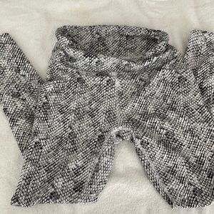 Balance Collection soft reptile leggings.  Excellent condition!  Size Medium